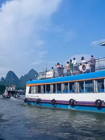 Scenic-Flights-And-Cruises-2