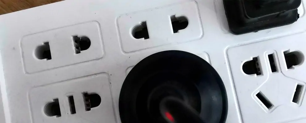 Carry-Plugs-Sockets-and-Adapters-When-Traveling-in-China